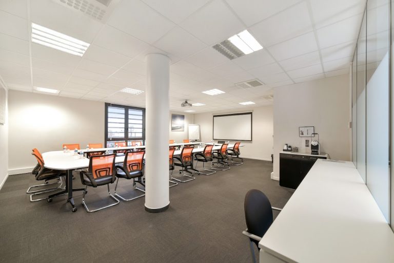 Grande salle de formation modulable