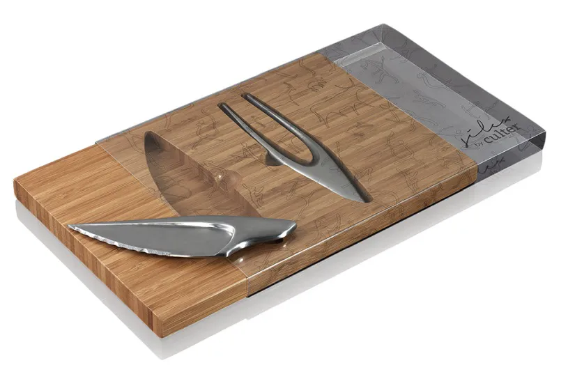 Couteaux et planche à découper, atelier Gouvernaire