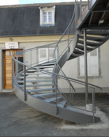 Escalier hélicoïdal extérieur en acier galvanisé