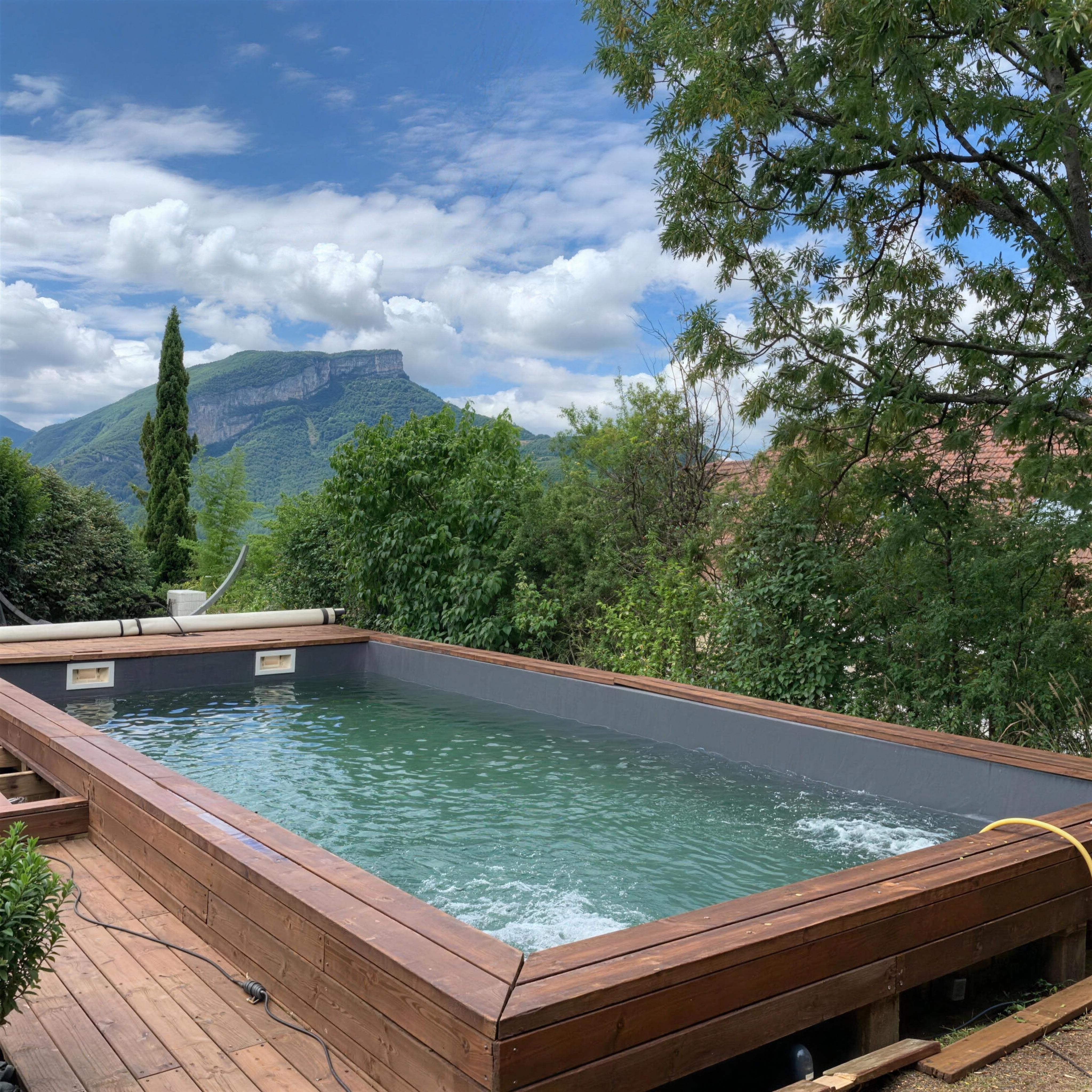 Piscine rectangulaire en fin de chantier