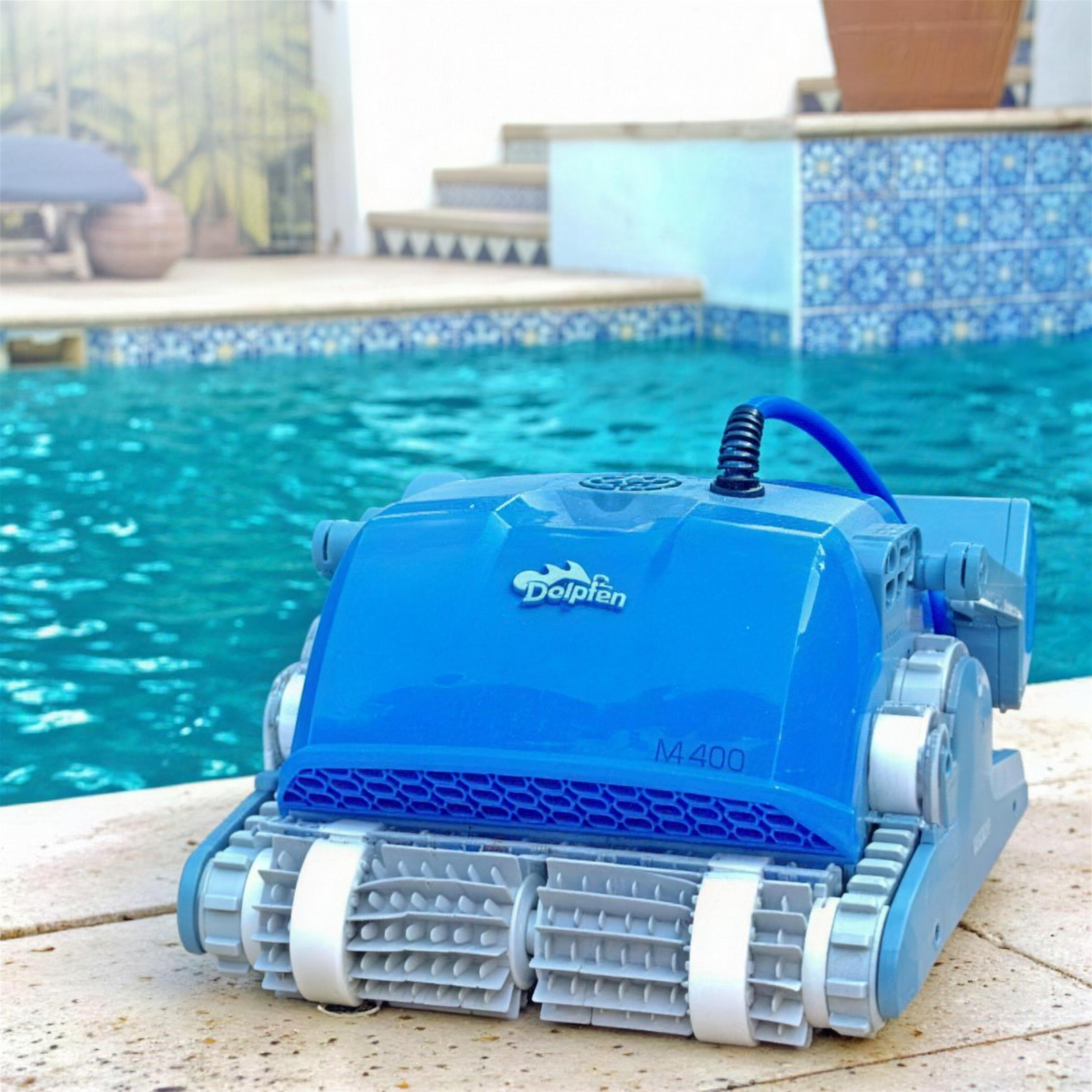 Robot de piscine Dolphin en action